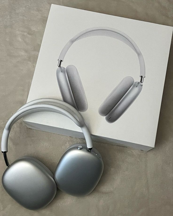 AirPods Max - Headphones Minimalist