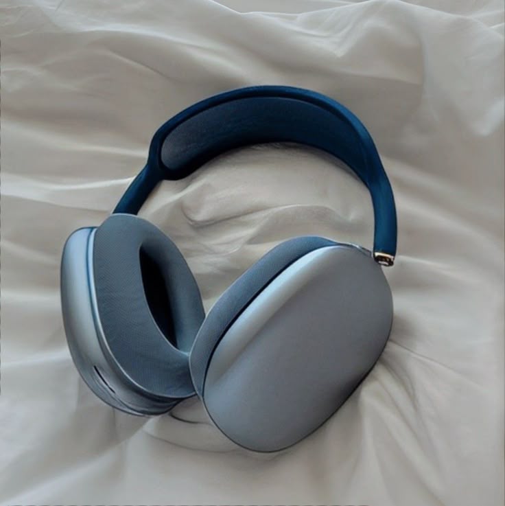 AirPods Max - Headphones Minimalist